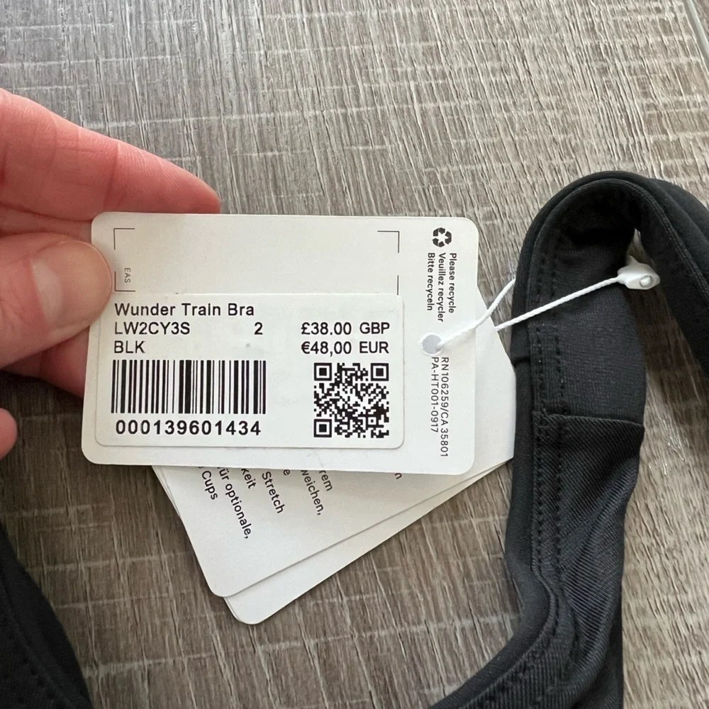 Lululemon Wunder Train Bra *Medium Support, C/D Cup in Black Size 2